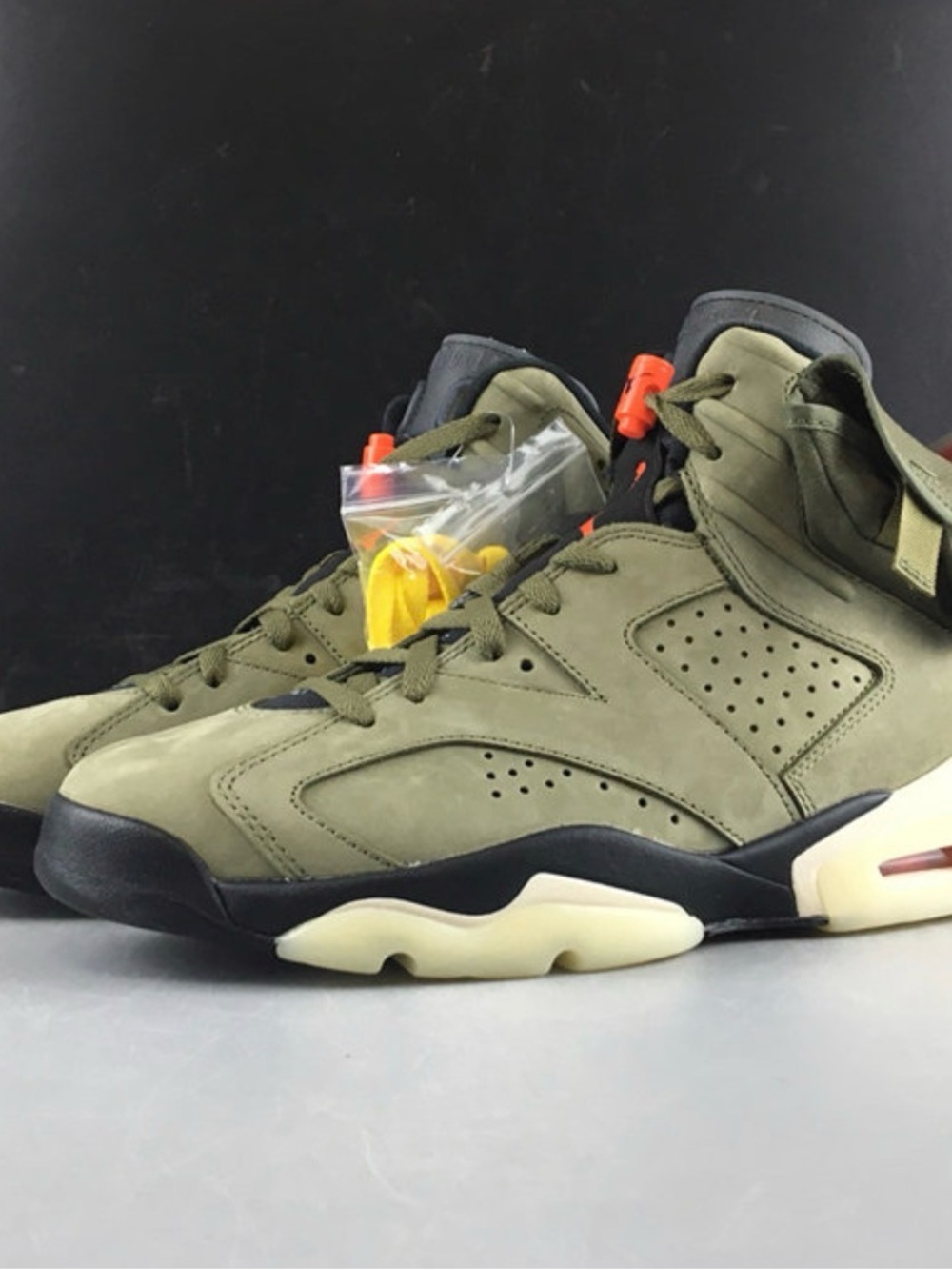 Jordan 6 Retro